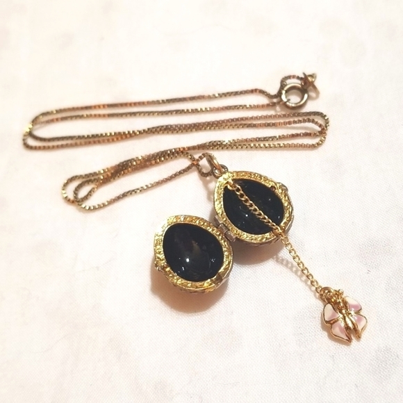 Vintage Jewelry - Vtg Italian EGG Locket with Surprise Necklace